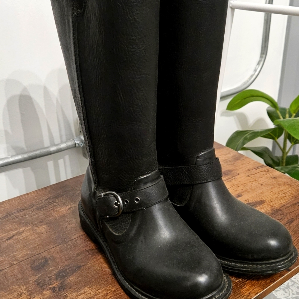 Bogs leather knee boots